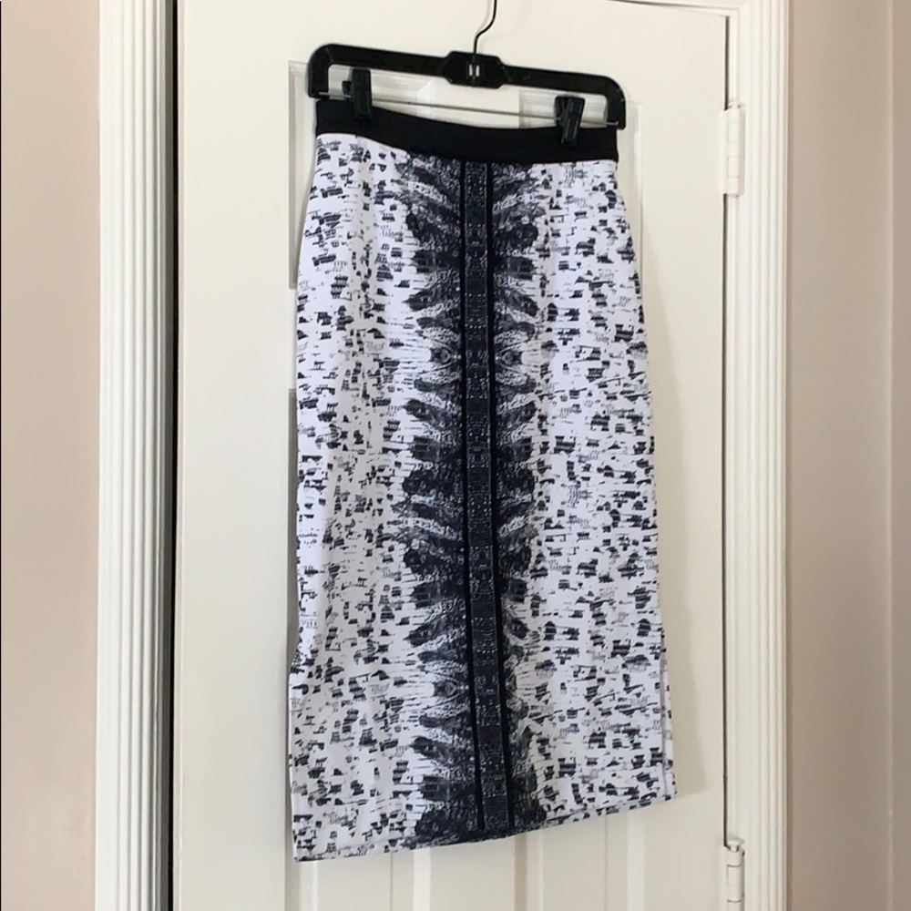 Reed Black and white lizard printed skirt